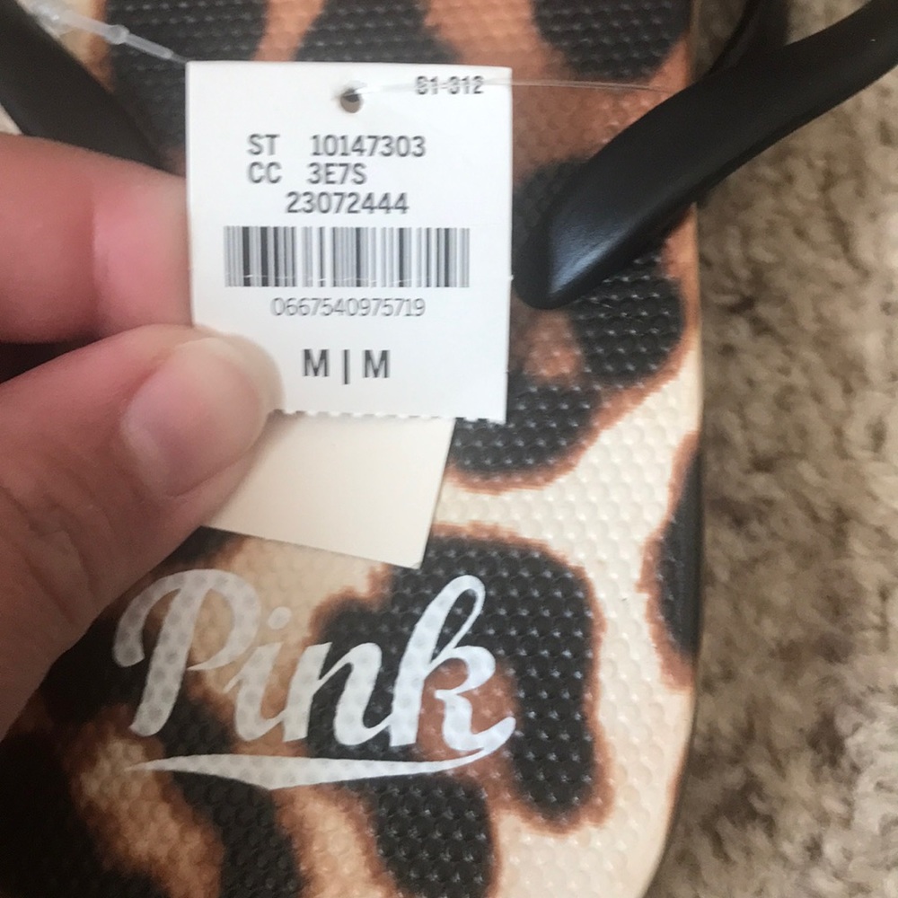 ❌SOLD❌NWT VS PINK leopard print flip flops - Picture 3 of 3